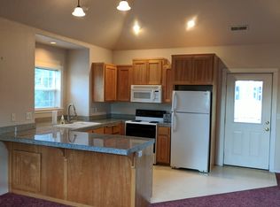 142 S Main St #A, Phoenix, OR 97535