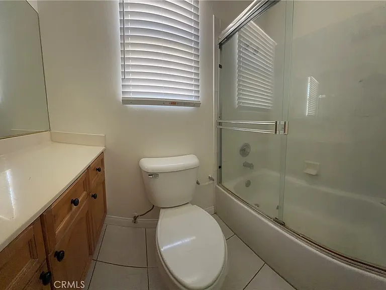 7735 Graves Ave — Photo 16