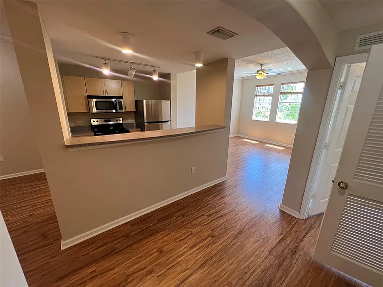 533 NE 3rd Ave #508 — Photo 3