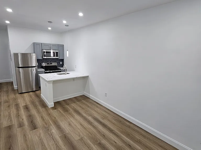 1013 W Sedgley Ave #A — Photo 8