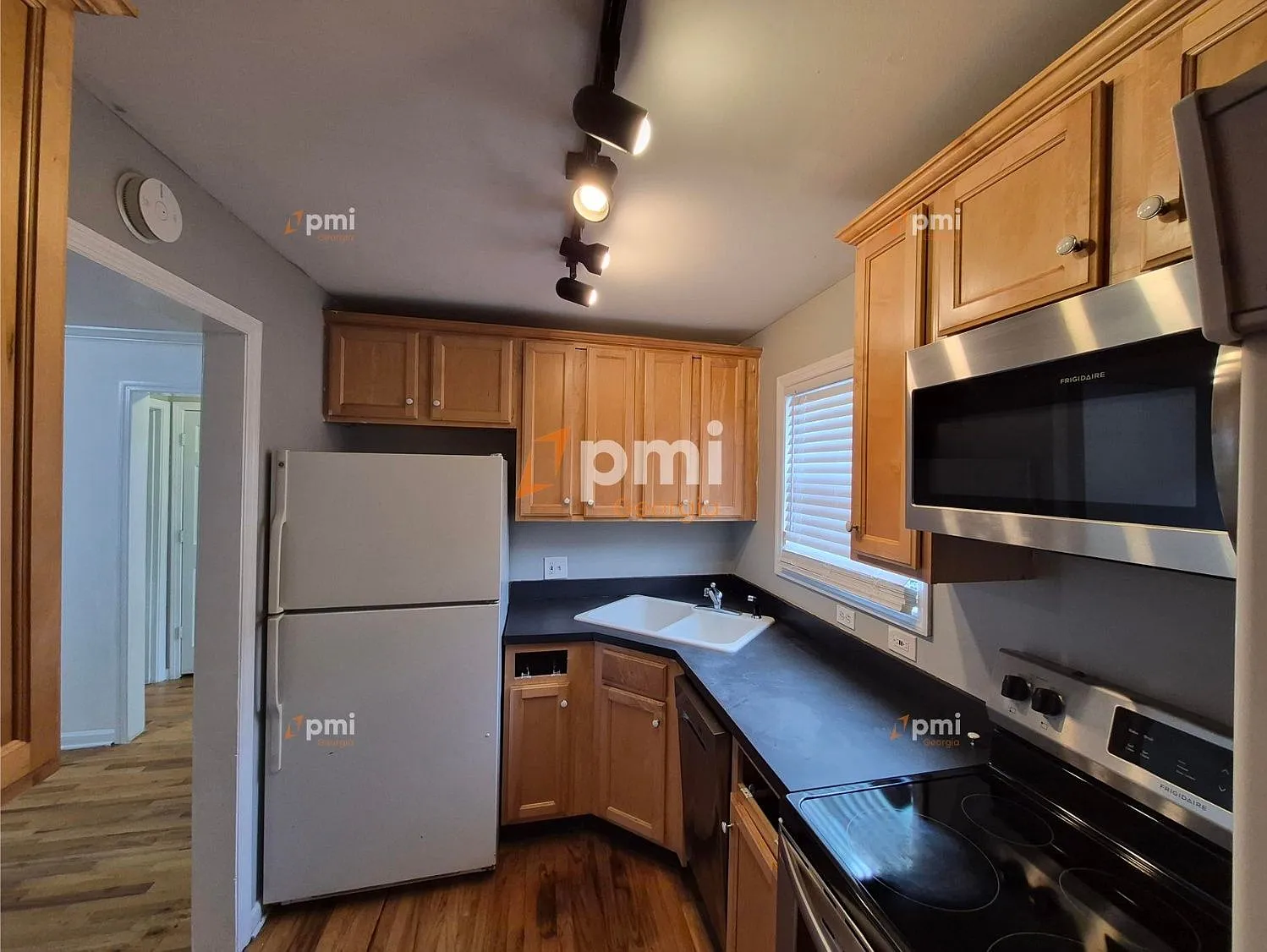 2 bed, 1.0 bath, 637 sqft, $1,245 — Photo 4