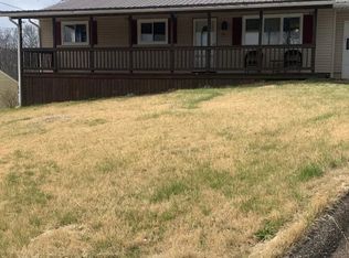 19 Hambrick Rd, Nitro, WV 25143