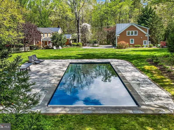 12231 Henderson Rd, Clifton, VA 20124