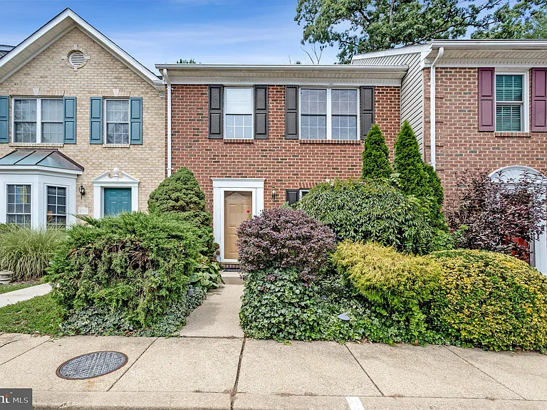 616 Bellerive Ct #85 — Photo 37
