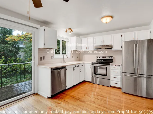 29490 SW Courtside Dr APT 15, Wilsonville, OR 97070