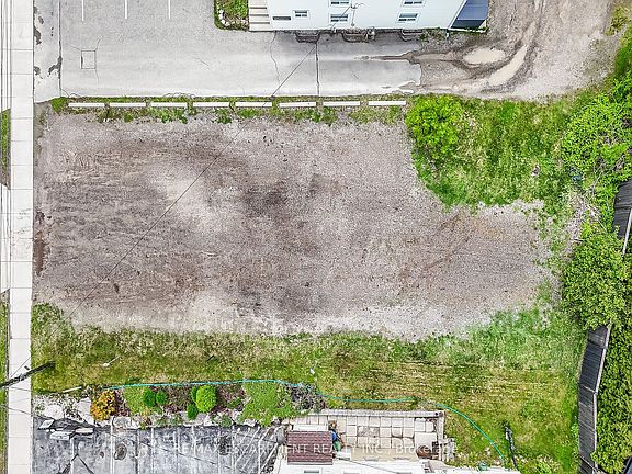 2nd image of 51 Wilson St E