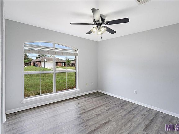 5th image of 36020 Portsmouth Dr
