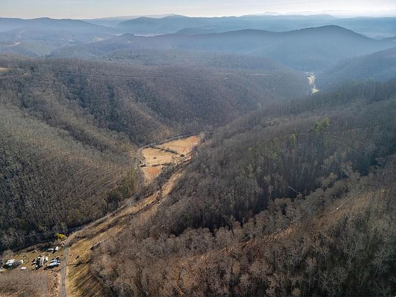 5th image of 1 Boone Creek Rd
