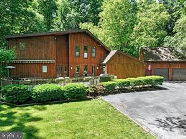 2381-A Deep Hollow Rd, Dover, PA 17315