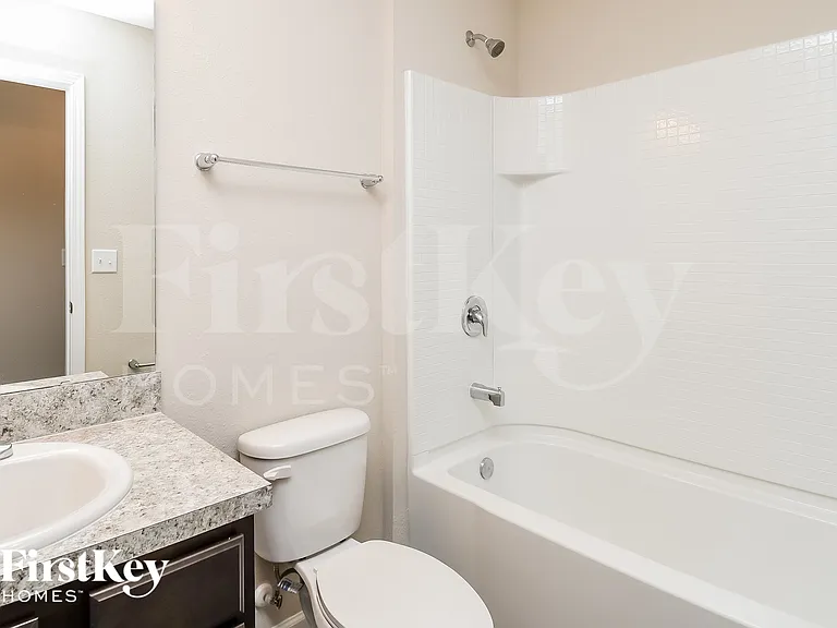 11218 Margarets Landing Pl — Photo 13