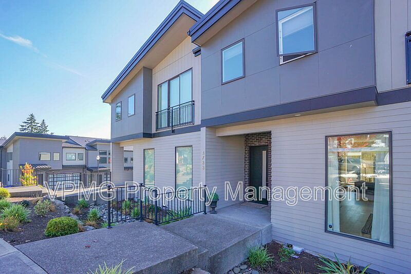 1st image of 4733 SE Ascension Dr