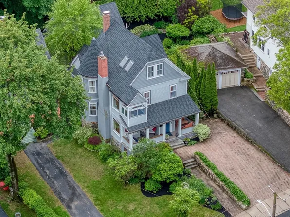 16 Warwick Rd, Melrose, MA 02176