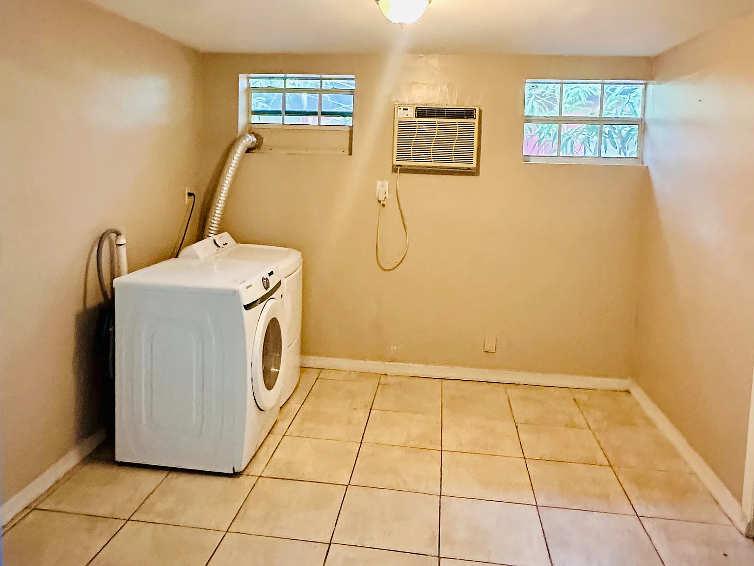3 bed, 1400 sqft, $2,900 — Photo 2