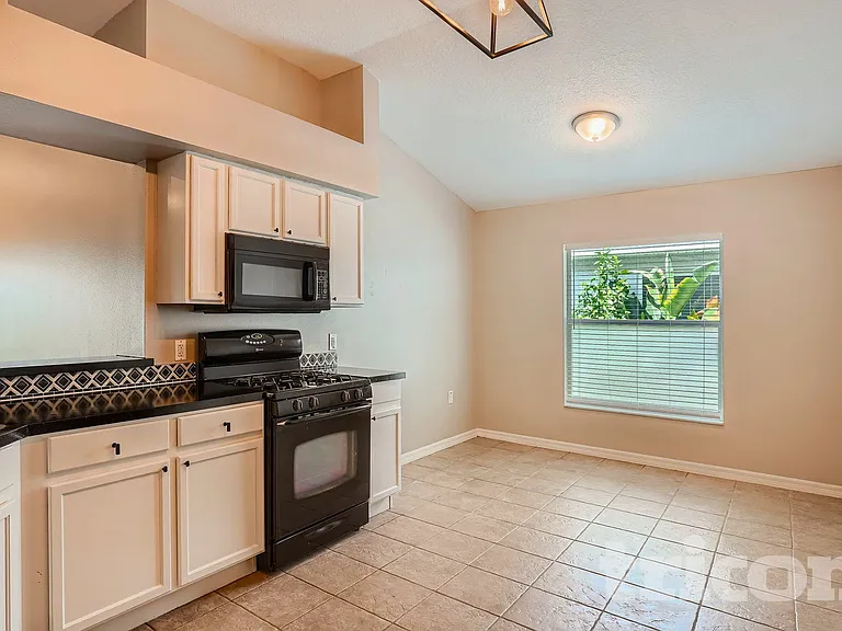 12755 Standbridge Dr — Photo 14