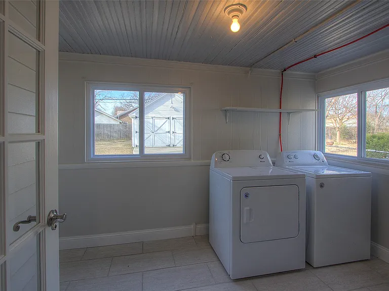 1316 S Knoxville Ave — Photo 12