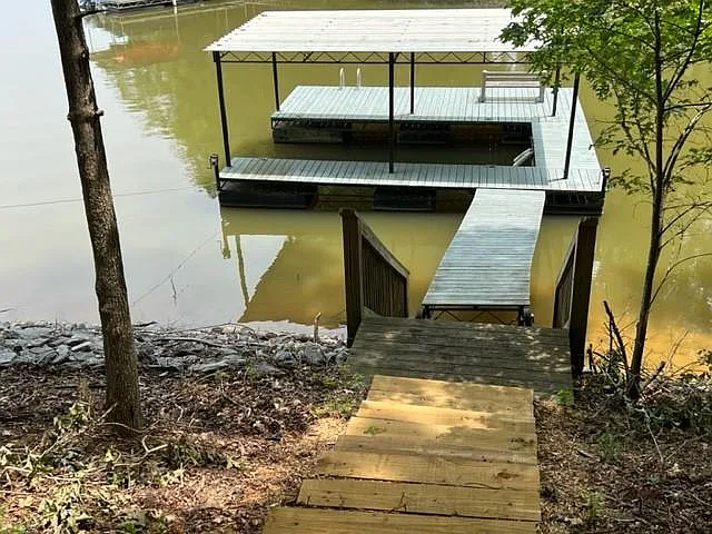 8010 Hickory Ct — Photo 24