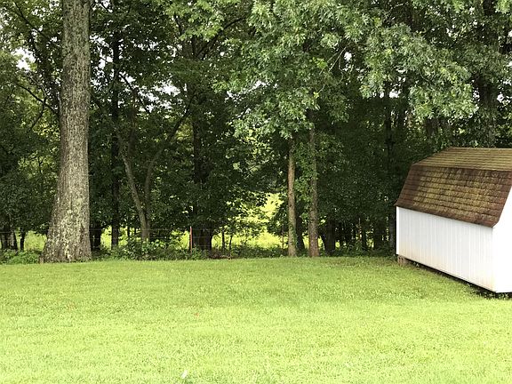 3rd image of 122 Broomsage Cir