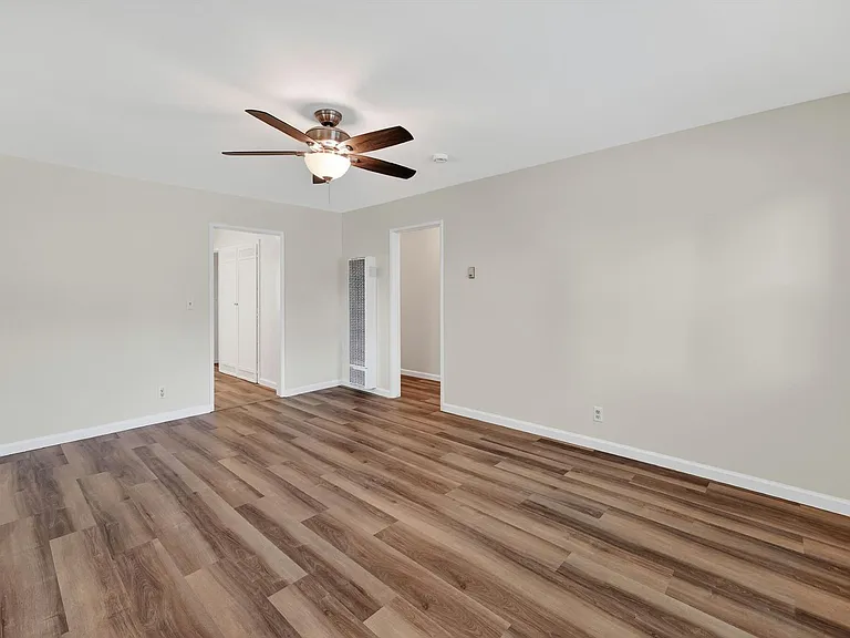1737 Jacaranda Pl — Photo 5