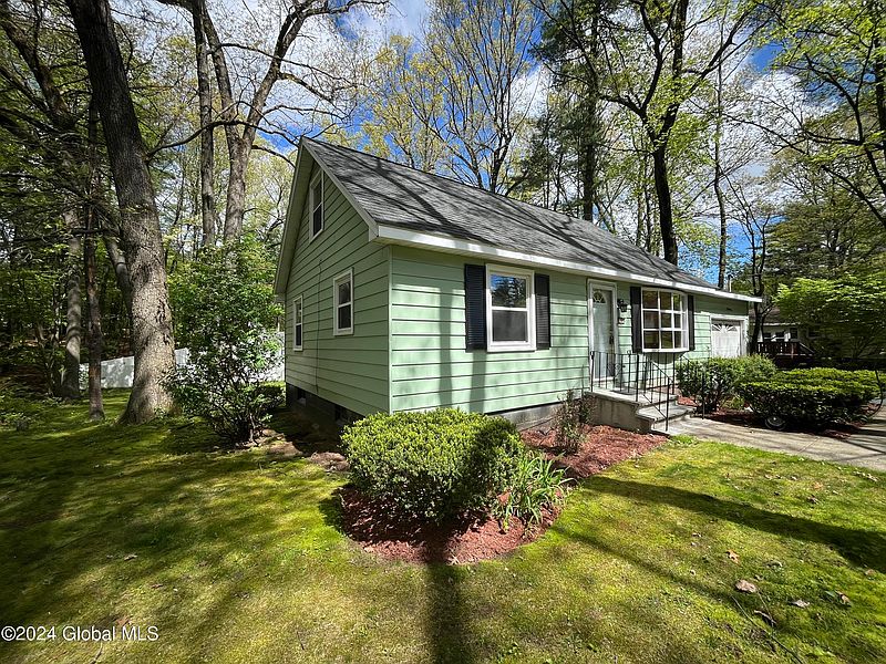 2nd image of 5 Dover Place