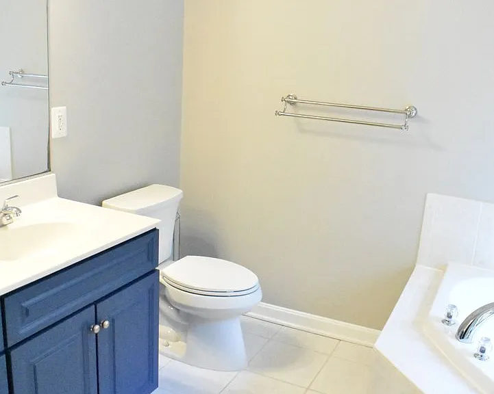 711 Galway Ln — Photo 32