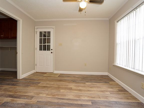 3rd image of 3816 Lynfield Ln