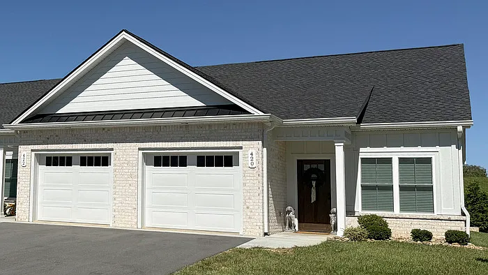 2 bed, 1.5 bath, 1020 sqft, $1,700 — Photo 2