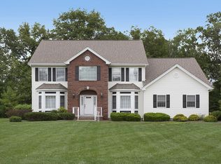 8 Victoria Ln, Morristown, NJ 07960