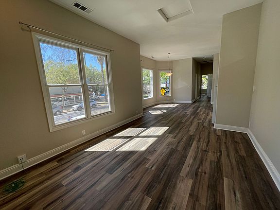3rd image of 1401 E St APT 202