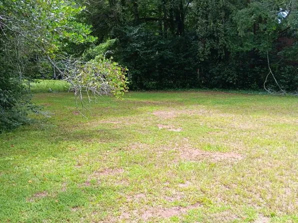 520 Baldwin Dr, Albany, GA 31707
