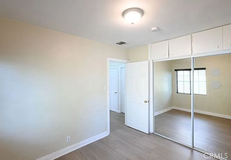 6437 Enfield Ave — Photo 28