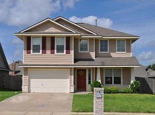 1600 Kingsgate Dr, Bryan, TX 77807