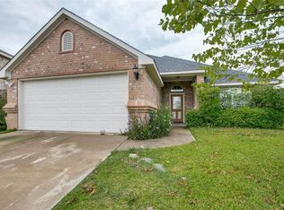 2111 Memphis St, Ennis, TX 75119