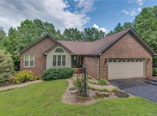 107 Englewood Dr, Inman, SC 29349