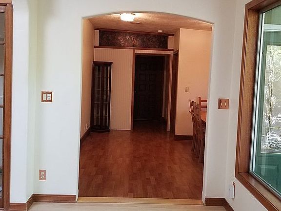 dining /library off kitchen