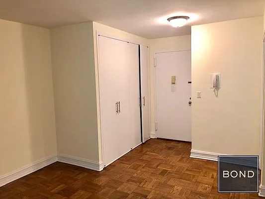 Rented by Bond New York | media 12