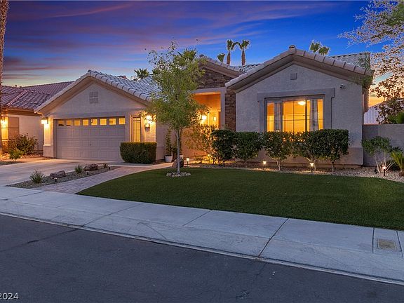 3rd image of 232 Cliff Valley Dr