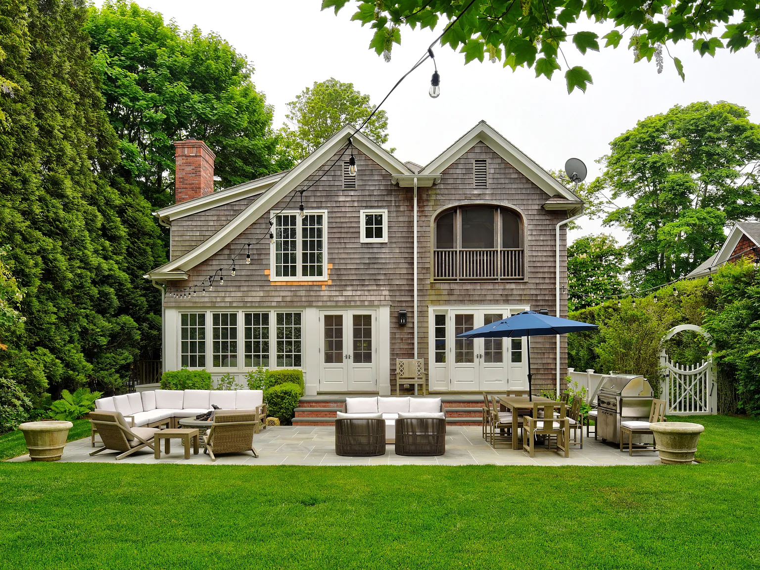 Near The Ocean & Village In Amagansett Lanes — Photo 2