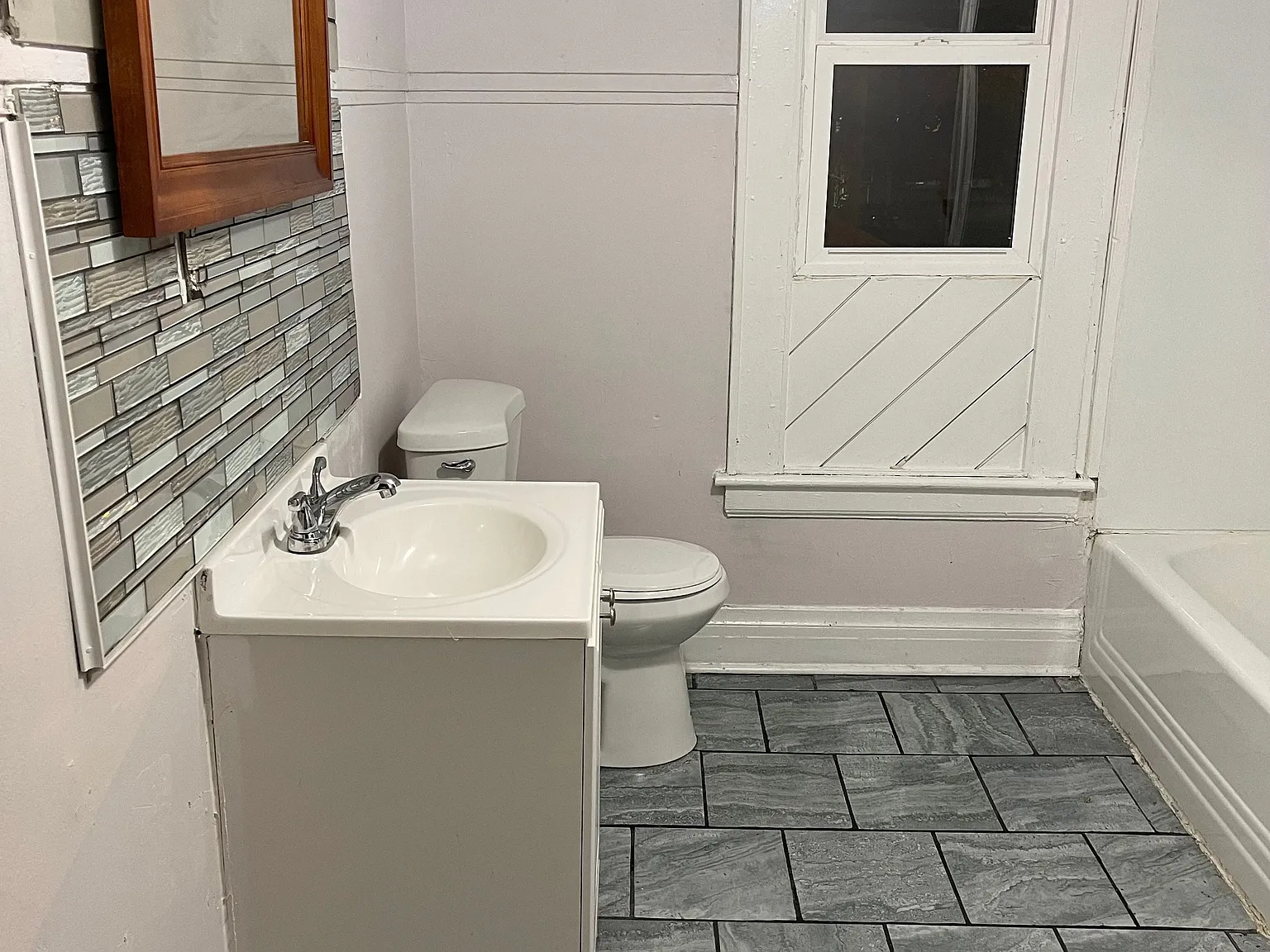 1 bed, 1.0 bath, $850 — Photo 2