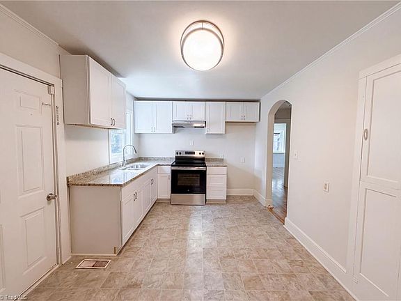 2nd image of 18 Rhyne Ave