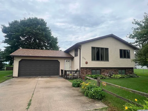 621 Southview Dr, Rockwell, IA 50469