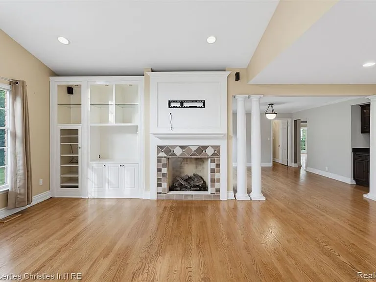 1688 Northlawn Blvd — Photo 22