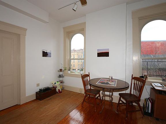 5th image of 1346 Main St Unit 3