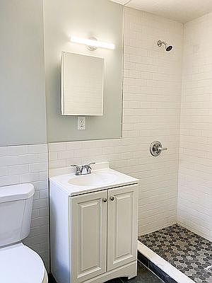 4th image of 2850 W 17th St #3F