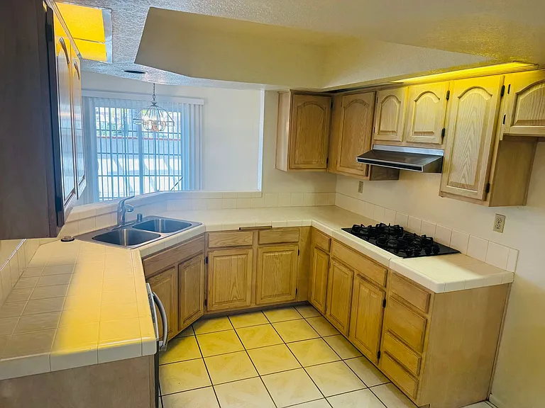 226 Camino Cortina — Photo 9