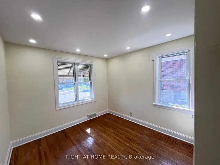 224 College Ave #MAIN FLLOOR — Photo 10