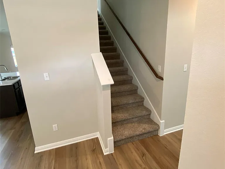 912 Main St — Photo 22