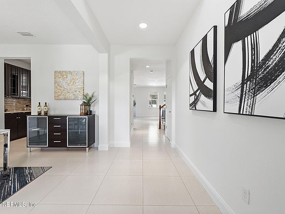 4th image of 159 ROCKCREEK Drive