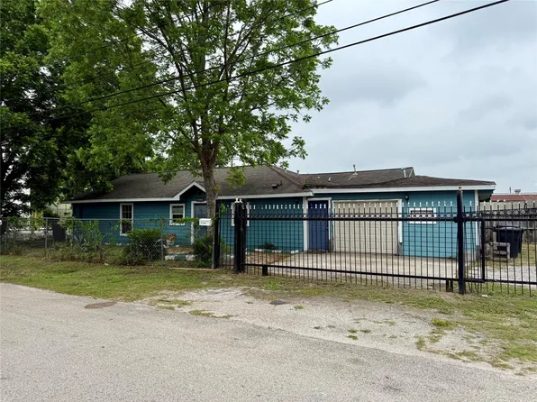 5829 Goforth St, Houston, TX 77021