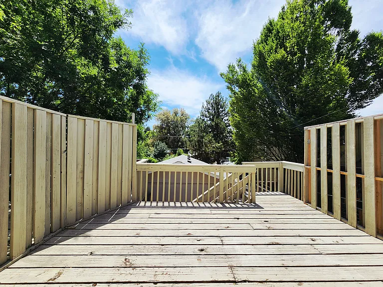 1411 E Hays St — Photo 9