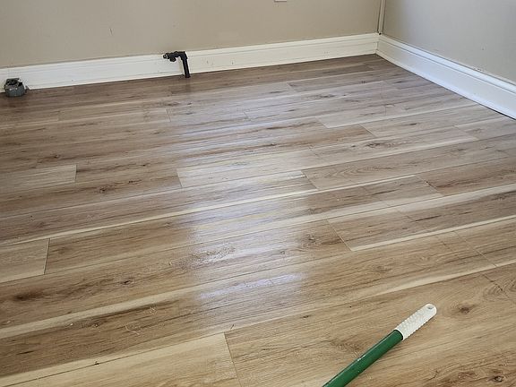 5th image of 4283 E Broadway St